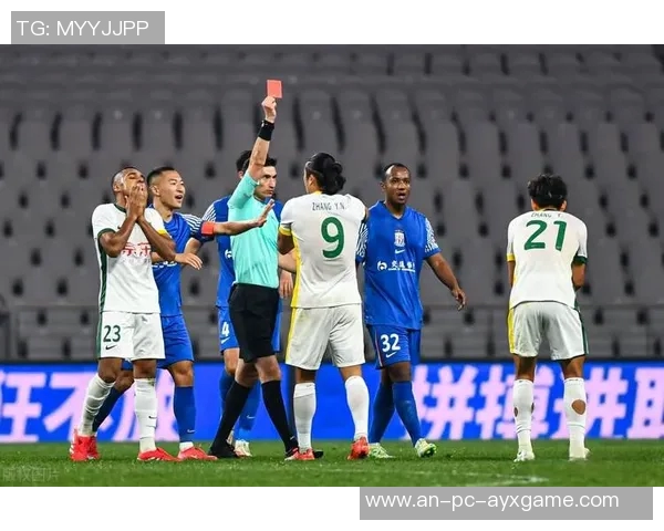 黑山与俄罗斯足球友谊赛因争议判罚腰斩球迷反应热烈引发广泛讨论 黑山与俄罗斯足球友谊赛因争议判罚腰斩球迷反应热烈引发广泛讨论